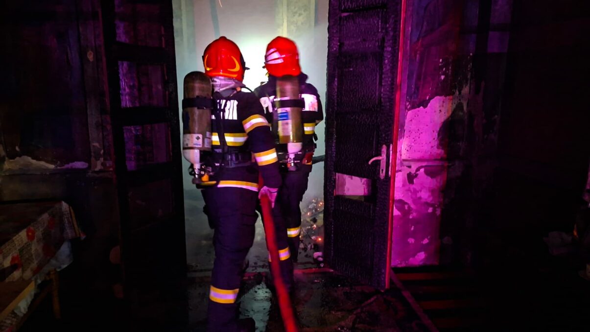 Incendiu mortal: O mamă și fiul ei au pierit în flăcări