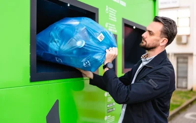 IZI, revoluția reciclării în România: Preia ambalajele cu sacul