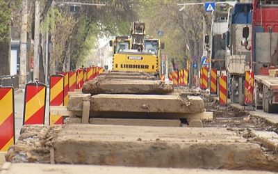 Șoferii din București, puși la încercare: Zeci de linii de tramvai, în reparații!