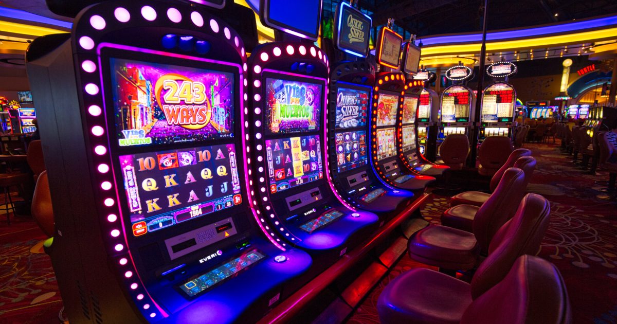 Pitești: Jocurile de noroc, mutate în hoteluri și mall-uri, anunță Europa FM