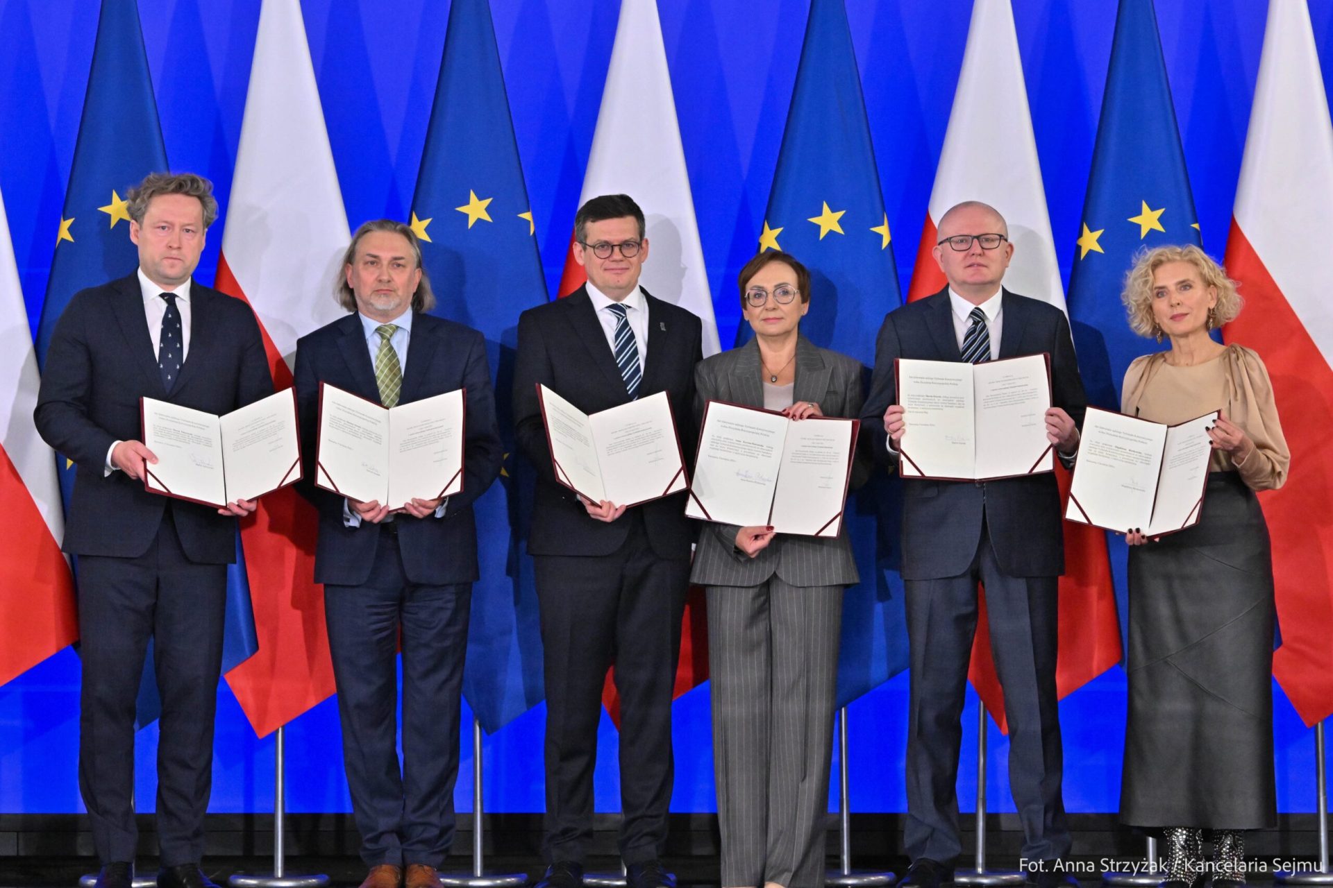 Criza statului de drept în Polonia: Judecători jurați ilegal, spune Karol Nawrocki