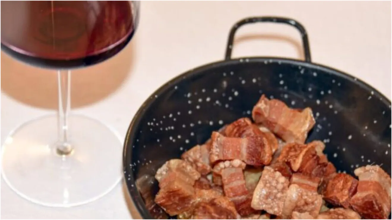 Un restaurant spaniol de pe autostradă, vedetă datorită jumărilor de porc Un restaurant aparent banal, situat pe autostrada Madrid-Barcelona, a înregistrat vânzări record datorită unui preparat specific: torreznos, adică jumări spaniole de porc