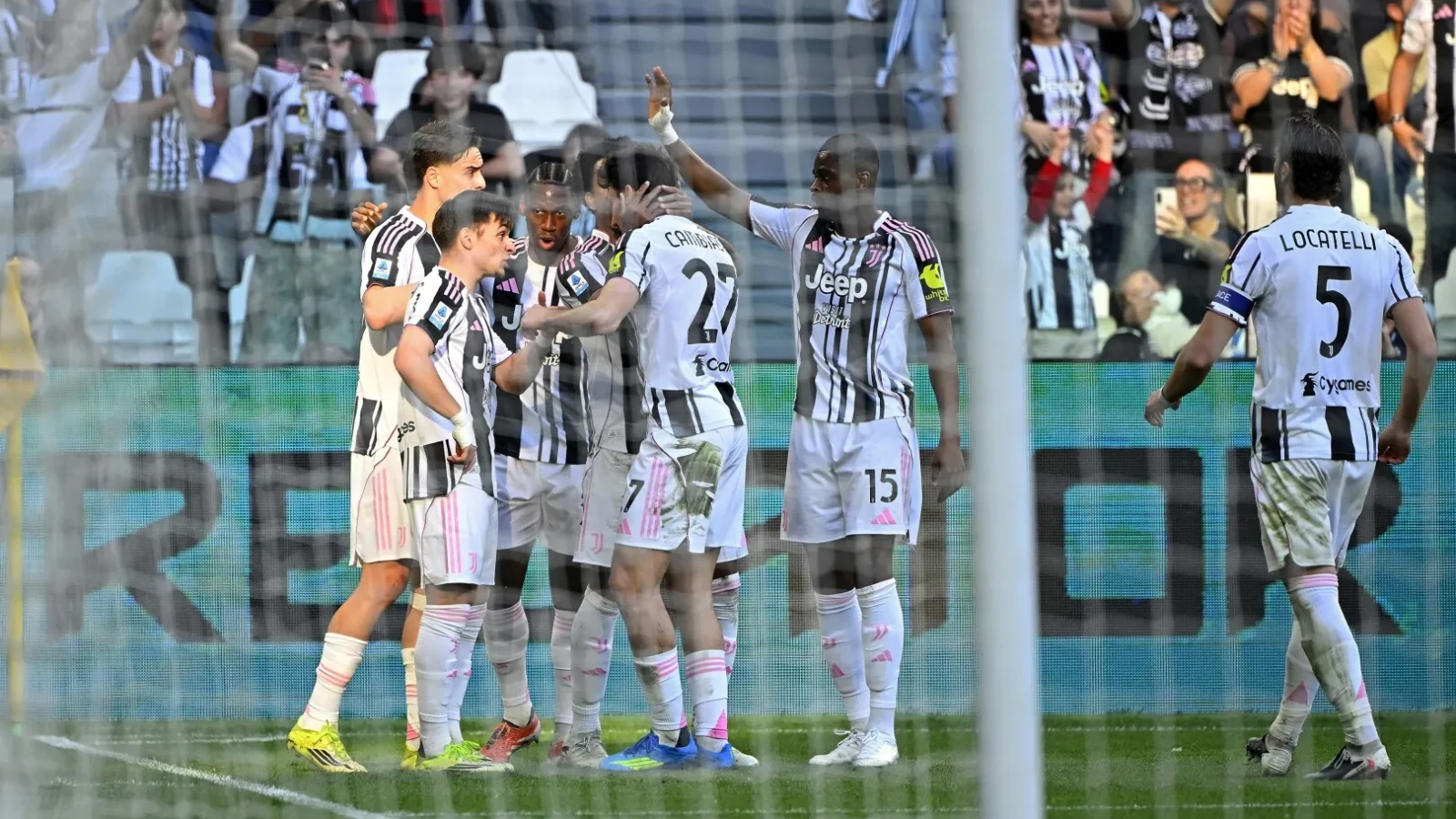 Juventus Torino s-a apropiat de locurile de Champions League după victoria cu Genoa Juventus Torino a învins Genoa cu 2-0 într-un meci din etapa a 31-a din Serie A, disputat luni seară