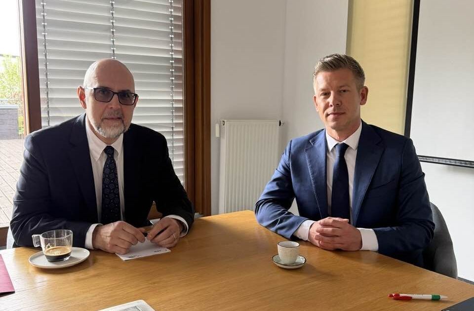 Întâlnire secretă la Budapesta: Viitorul premier ungar, față în față cu jurnalistul