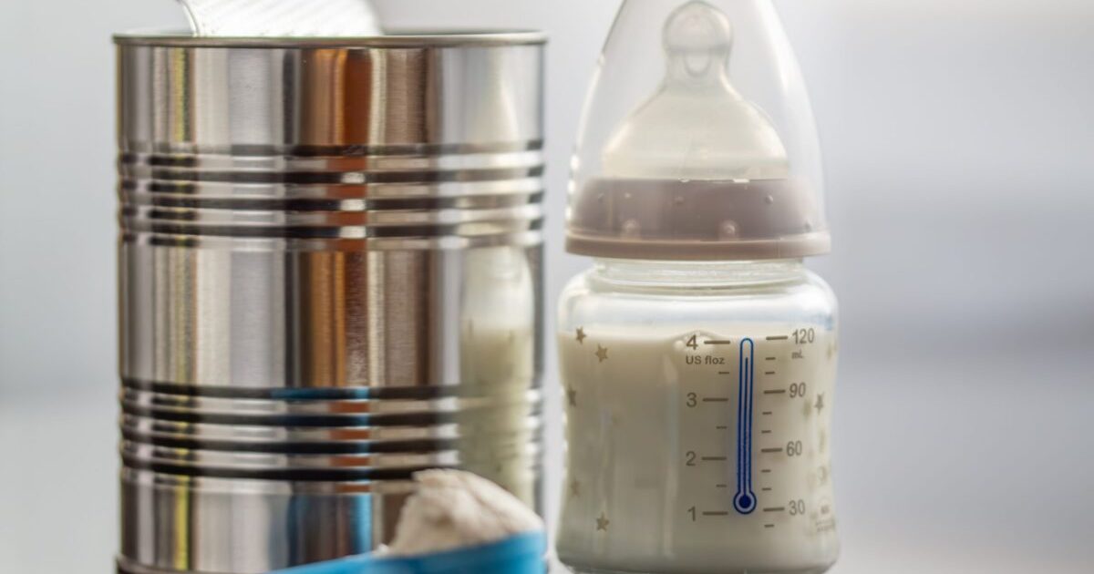Alimentația bebelușului: Cum alegi laptele praf potrivit