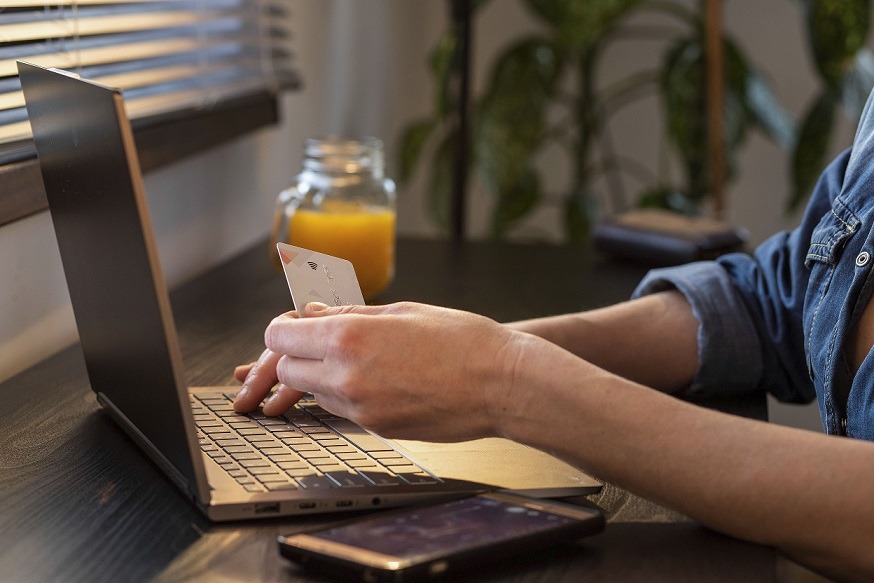 laptop-buletin-IT.jpg - NewsFactor