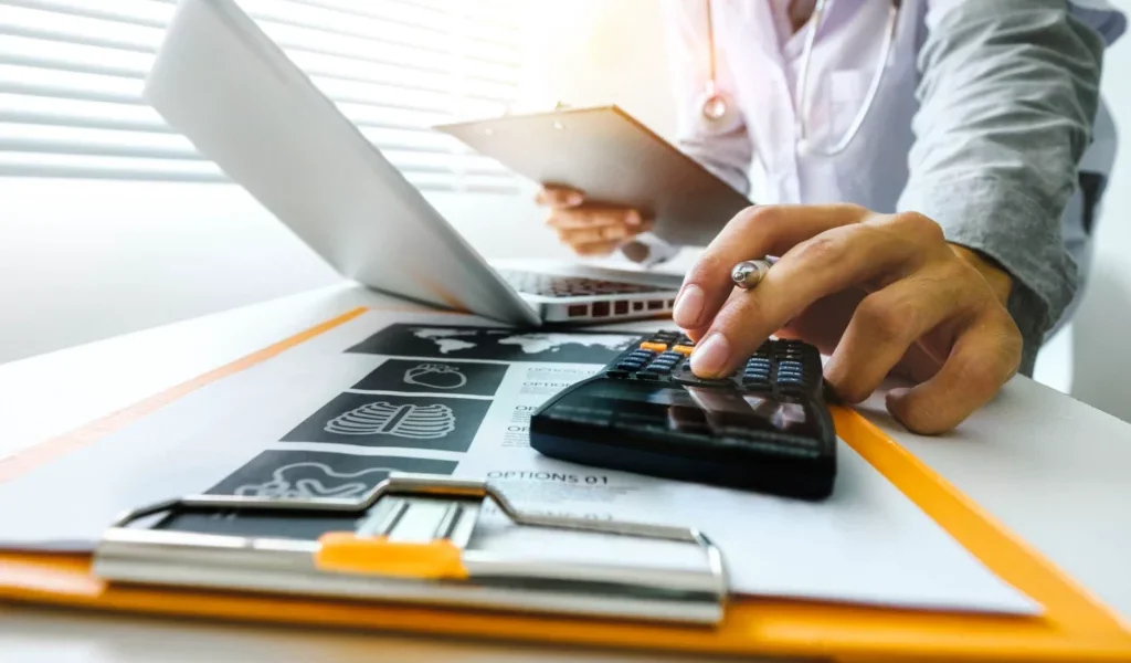 Bugetarii, loviți crunt: Legea salarizării, schimbare majoră! Ce se întâmplă cu veniturile?