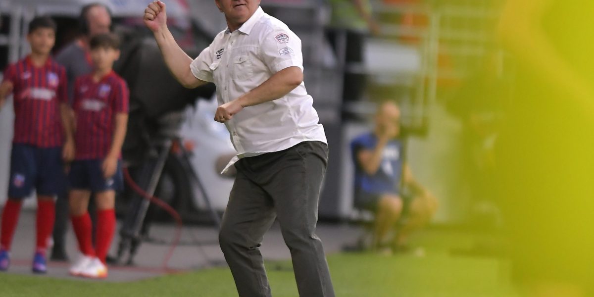 legende-steaua-bucuresti-legende-romania-amical-7062022-scaled.jpg - NewsFactor