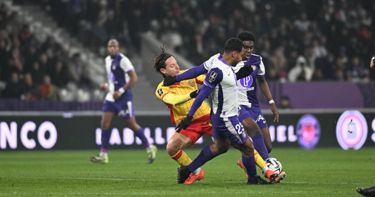 ACUM: Lens – Toulouse 3-2! Bătălie pentru titlu în Franța, cu gazdele sub presiune