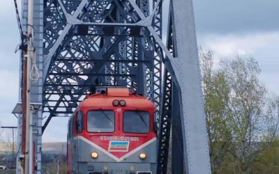 România: Prima locomotivă trecând Prutul în Republica Moldova