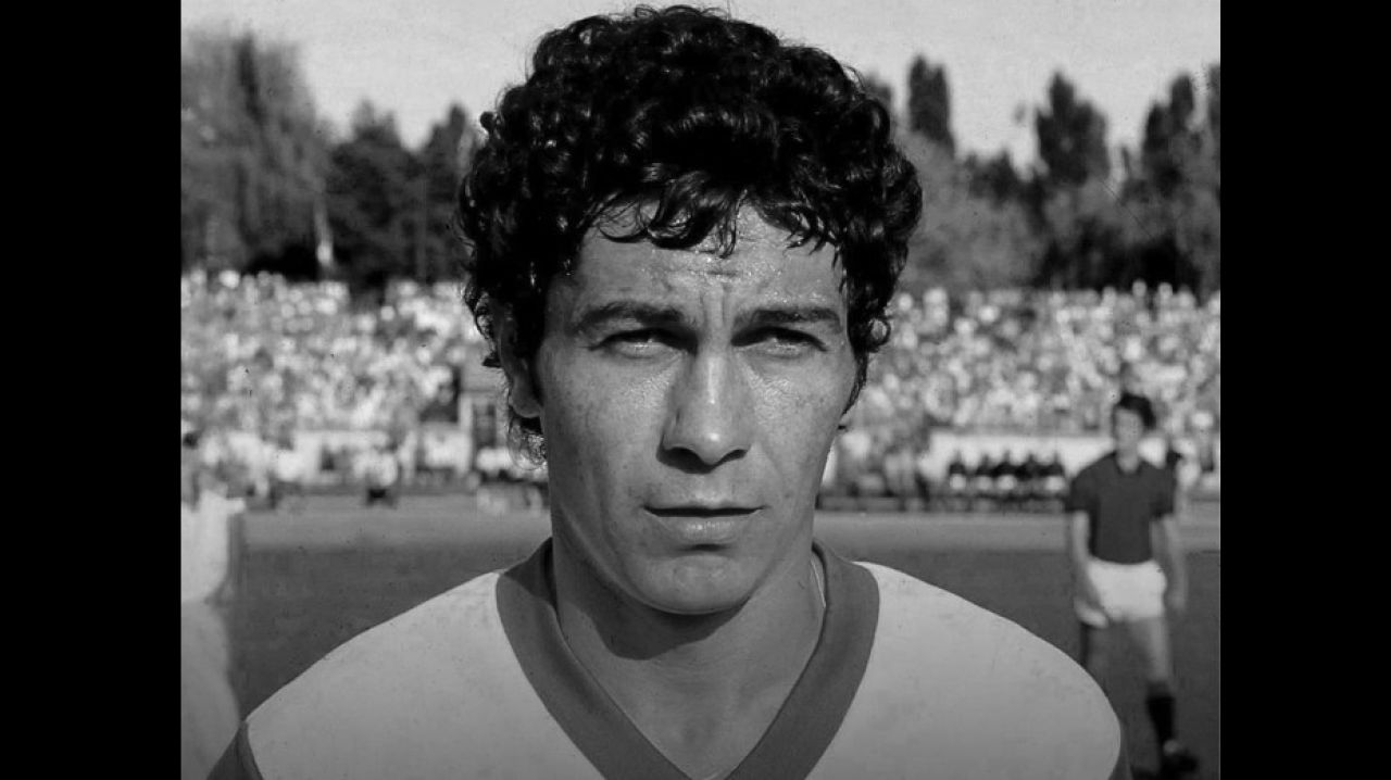 O legendă a fotbalului românesc, Mircea Lucescu, ar putea fi omagiată prin redenumirea stadionului din Hunedoara, după ce autoritățile locale au anunțat intenția de a onora memoria antrenorului