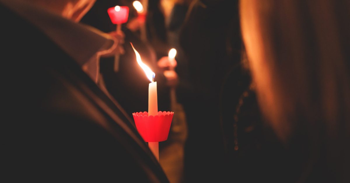 Aprinde lumânări? Atenție la incendii! Sfaturi vitale înainte de culcare