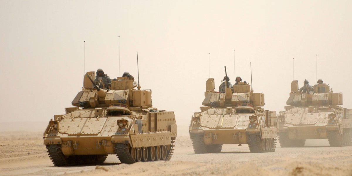 m2-m3-bradley-fighting-vehicle-03.jpg - NewsFactor