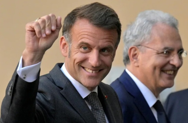 Macron, la Roma: Întâlnire istorică cu Papa și evitarea lui Meloni