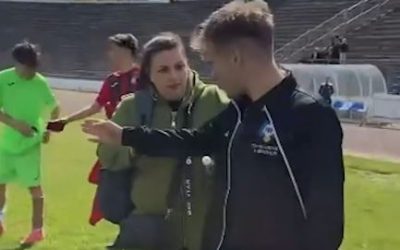 Mama unui fotbalist, scandal monstru pe teren: „Nu știi cu cine te pui”