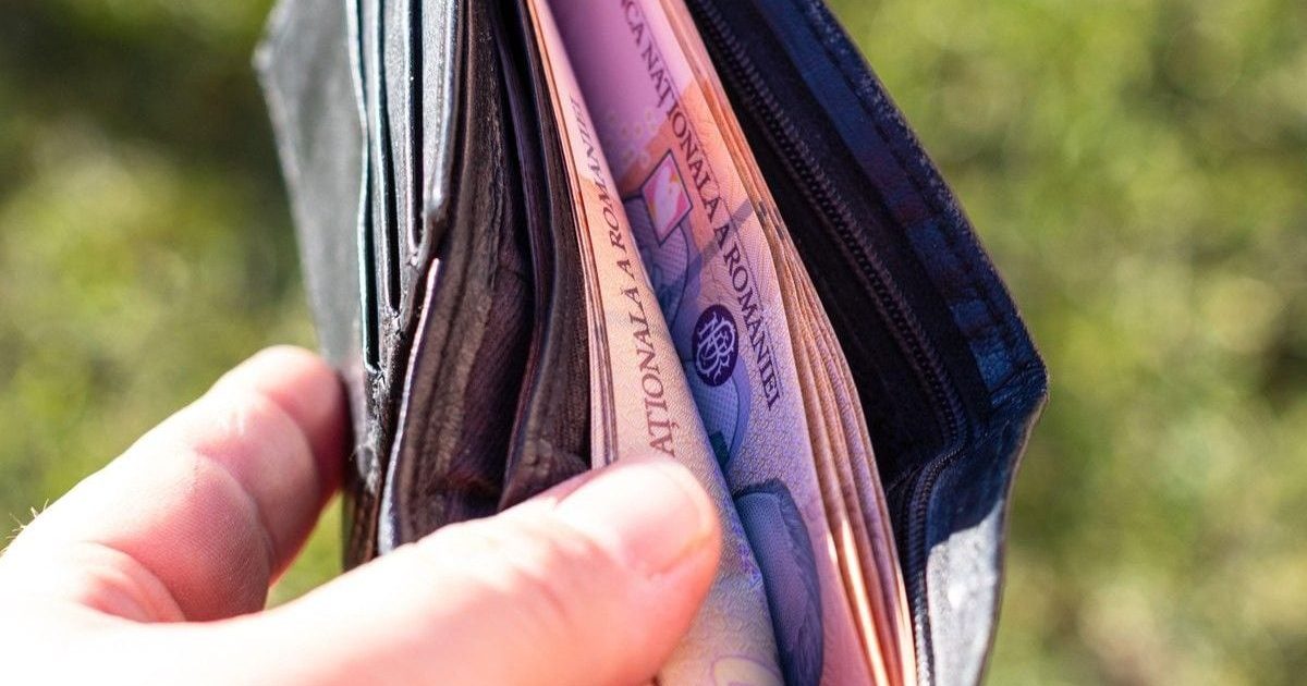 Salariul mediu net urcă la 5.557 lei în februarie, cu 39 lei mai mult