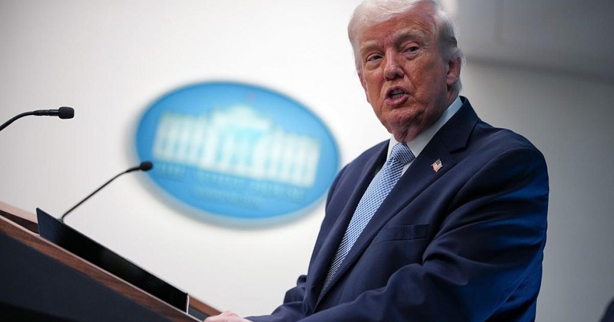 Misterul savanților dispăruți: Trump cere FBI răspunsuri