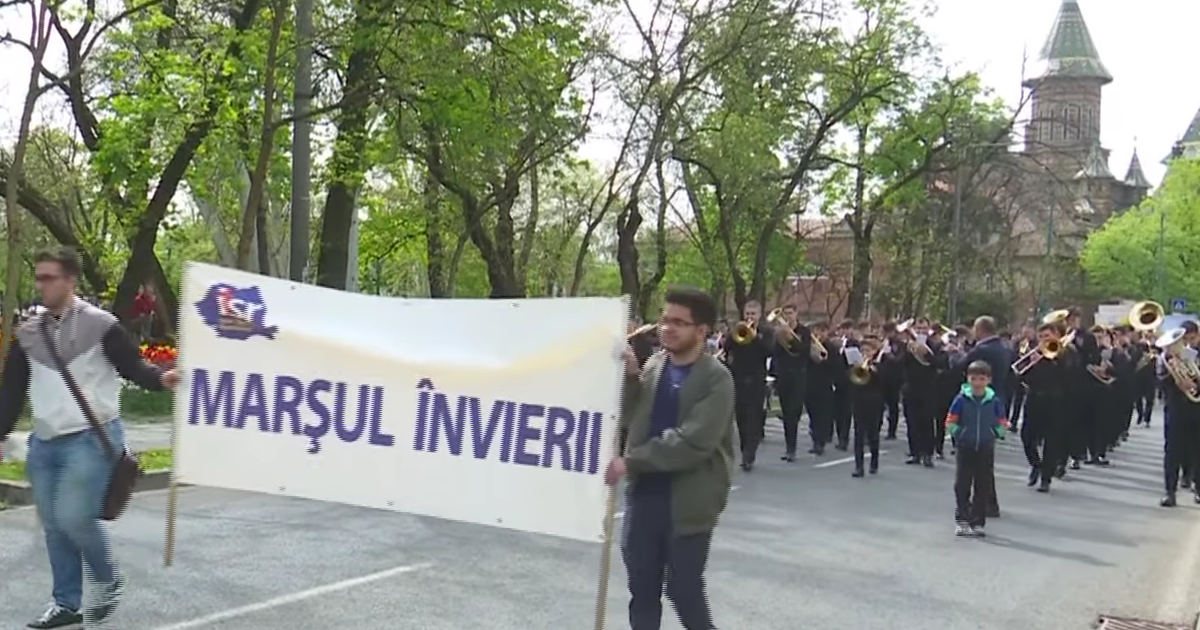 Mii de credincioși, spectacol de credință și unitate la Timișoara