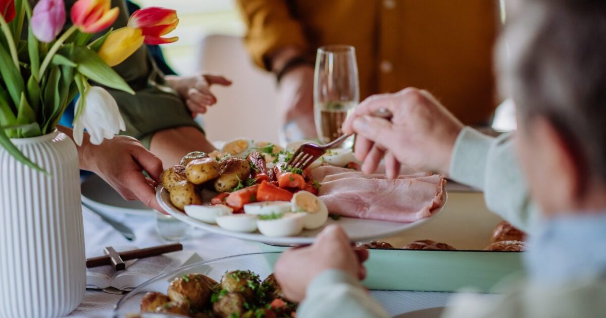 Ce presupune „consumul cu moderație” la masa de Paște? Ghid util pentru români