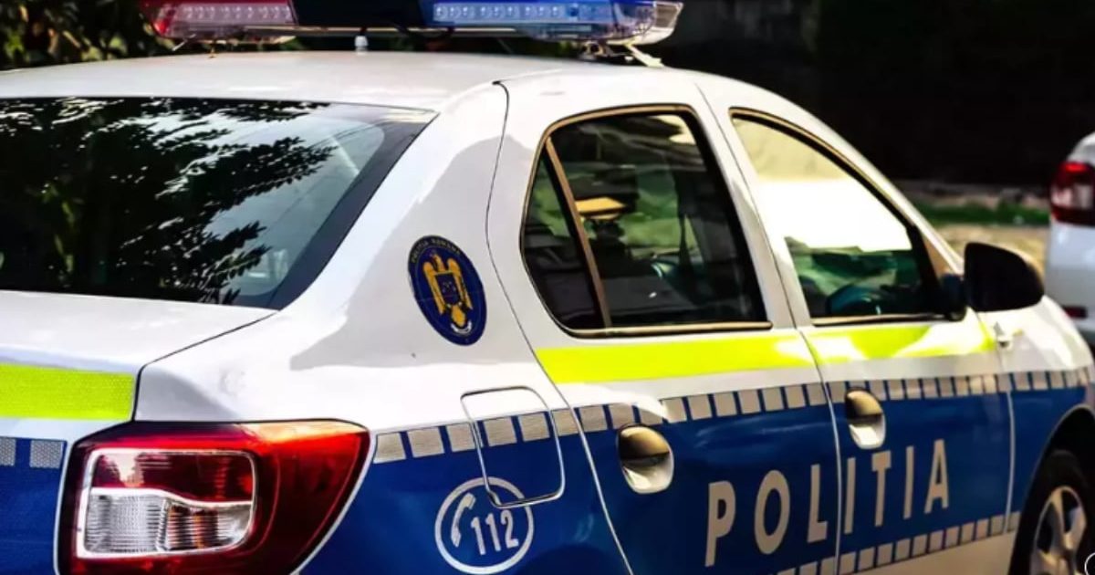 Polițiști chefuind pe manele în autospecială: Permise la control