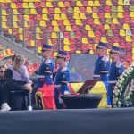 Matei Lucescu, cu fiica sa, la căpătâiul lui Mircea Lucescu. Imagini emoționante