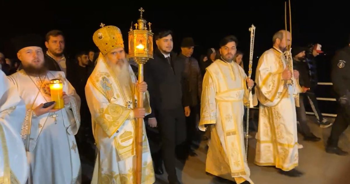 România, luminată de Înviere: Lumina Sfântă, adusă pe mare la Constanța