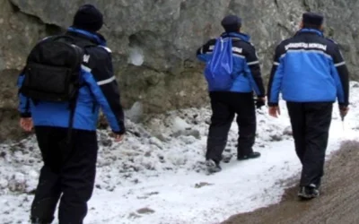 GPS fatal de Paște: Cuplu, blocat în noroi spre Muntele de Sare