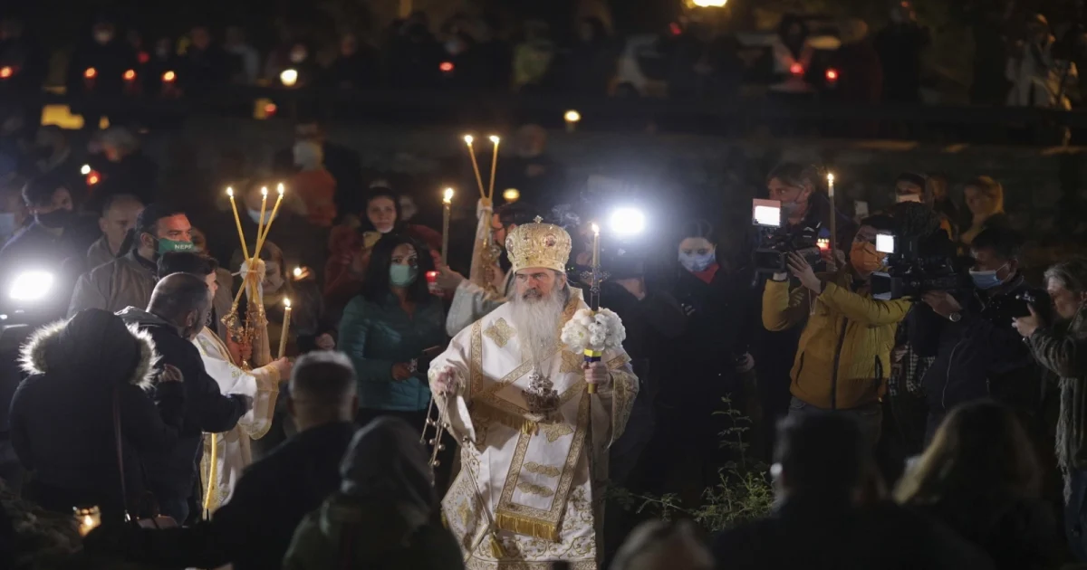 ÎPS Teodosie, cu Sfânta Lumină de pe Marea Neagră: „Alungăm frica!”