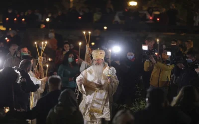 ÎPS Teodosie, cu Sfânta Lumină de pe Marea Neagră: „Alungăm frica!”