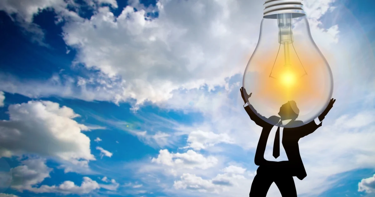 Japonia, vis SF: Inel solar în jurul Lunii pentru energie pe Pământ