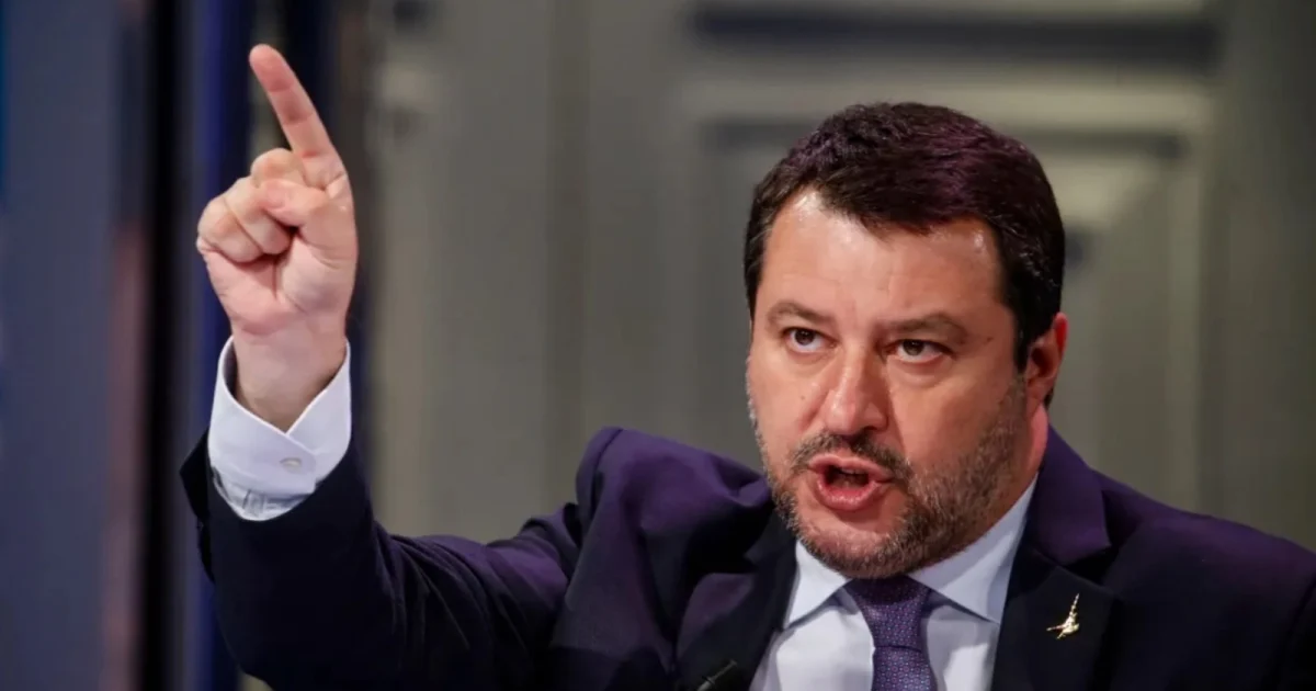 Salvini, atac dur la Bruxelles: „Să-mi spuneţi dacă sunt oameni normali!”