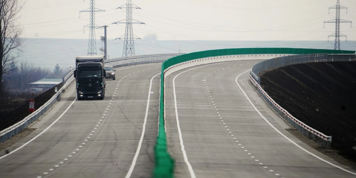 Șofer din Olt, amendat pe Drumul Expres 12: A oprit fără motiv