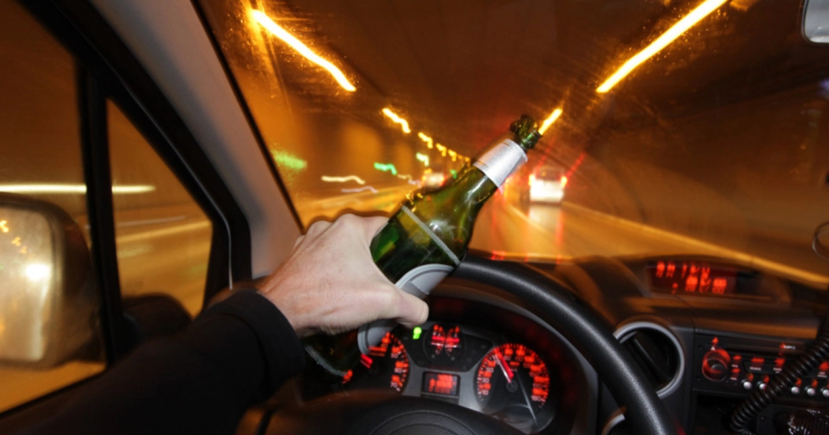 Bărbat beat criță, cu doi copii mici în mașină: Scene ȘOCANTE