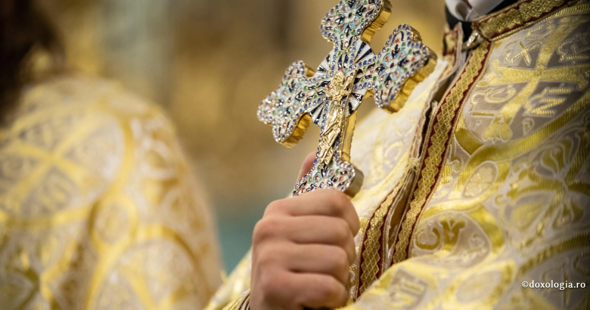 Arhiepiscopul ZAHARIA PERES: Lumina Paștelui alungă întunericul