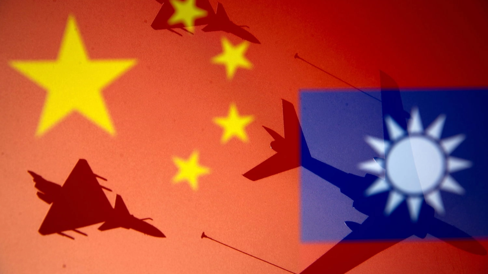În timp ce Taiwanul își întărește apărarea în fața Chinei, unii locuitori fac planuri de evadare