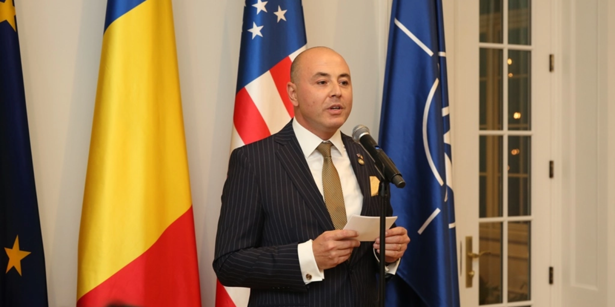 Muraru pleacă de la Washington? Doi candidați se bat pentru post