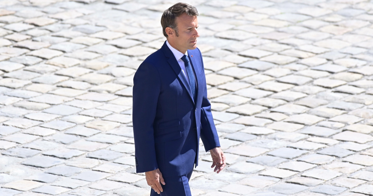 Președintele francez Emmanuel Macron sosește joi la Roma pentru a se întâlni vineri cu Papa Leon al XIV-lea, la aproape un an de la alegerea primului Papă american