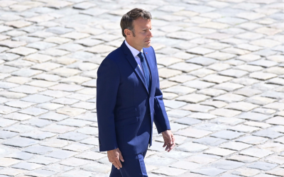 Președintele francez Emmanuel Macron sosește joi la Roma pentru a se întâlni vineri cu Papa Leon al XIV-lea, la aproape un an de la alegerea primului Papă american