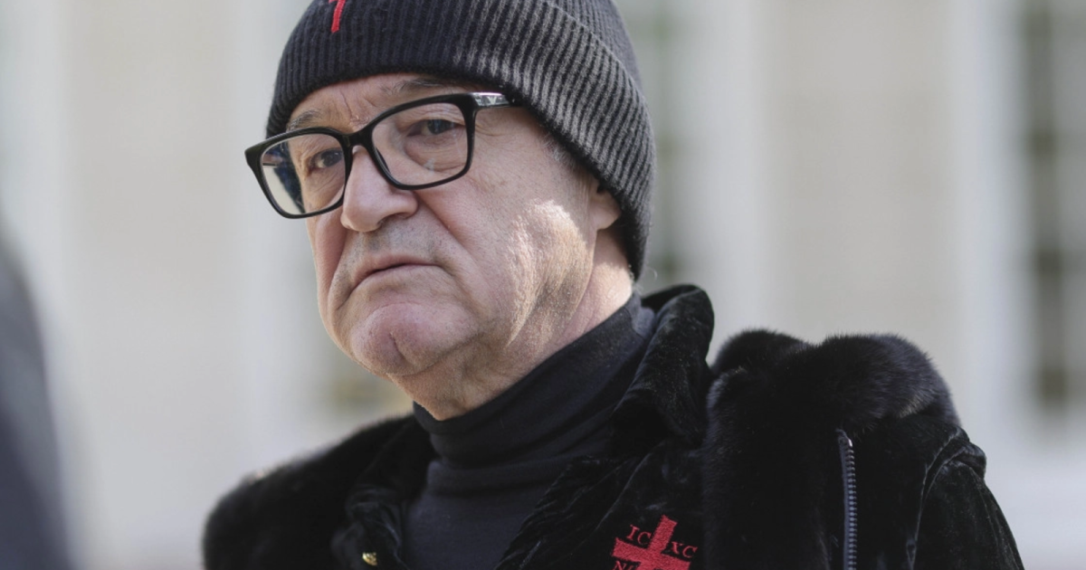 Becali, păcat de Paști: Poliția Rutieră l-a lăsat pieton