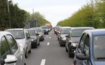 Aglomerație pe drumuri după Paște: Poliția recomandă rute ocolitoare șoferilor