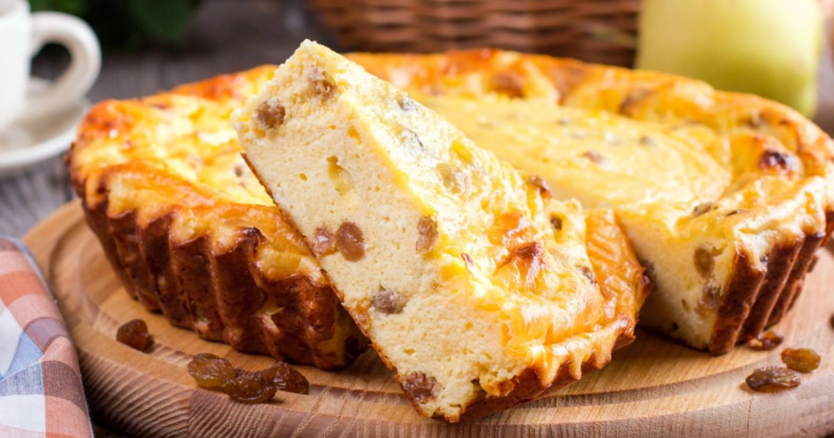 Pască de Paște ca la bunici: Rețeta SECRETĂ cu brânză și stafide