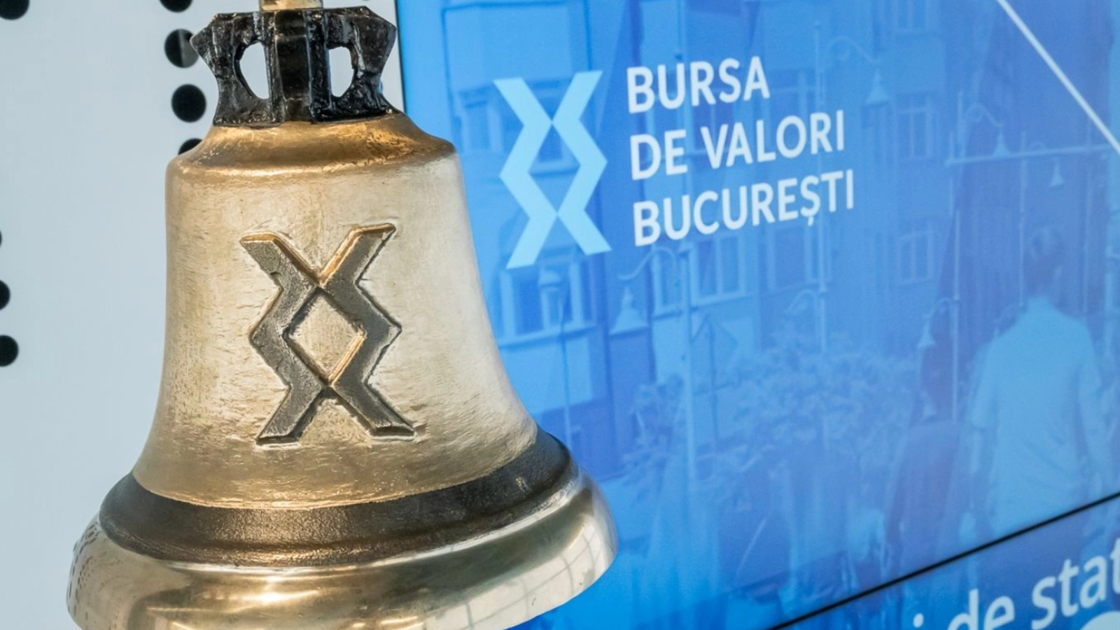Bursa de Valori București (BVB) a înregistrat o sesiune mixtă de tranzacționare la începutul acestei săptămâni, cu un volum total de schimburi de 69,138 milioane de lei (aproximativ 13,567 milioane de euro)