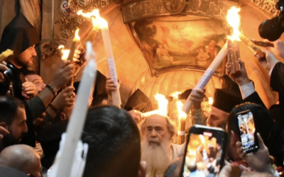 Focul Sfânt va ajunge la București din Ierusalim: Fără probleme, zice Patriarhia