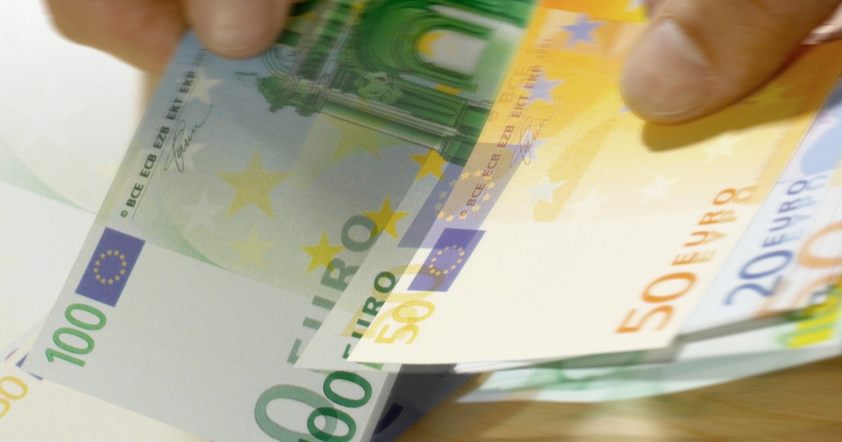Bancnota interzisă: Ce se întâmplă cu europenii care o mai au acasă?