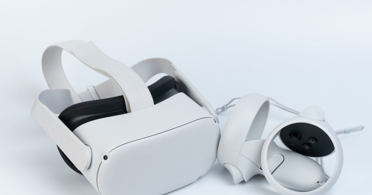 Meta: Căștile VR Quest se scumpesc. Motivul: Criza de memorii