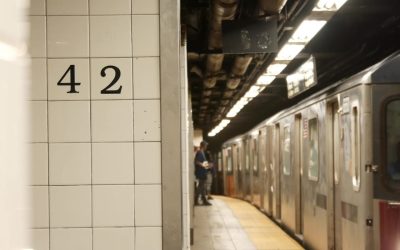 Înjunghieri înfiorătoare: Atacatorul a fost împușcat de poliție