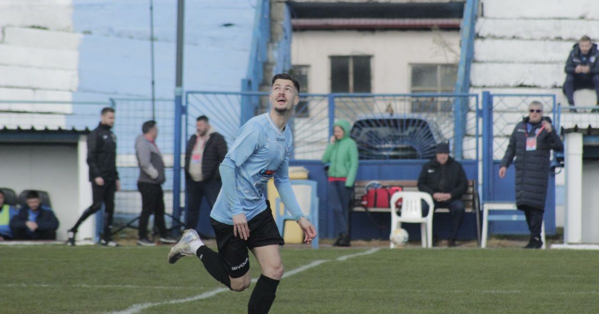 GER de crapă pietrele la Adjud: Sport.ro, la meciul CSM – Bucovina, cu amintirea Lucescu