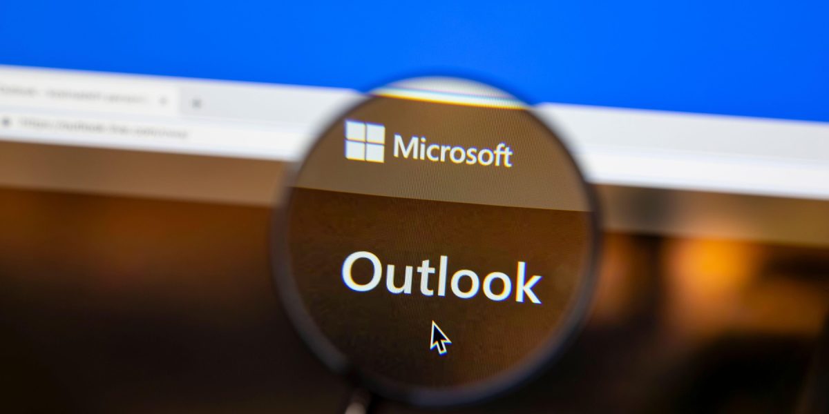 Microsoft repară bug-ul din outlook: Ce trebuie să știi ca să trimiți din nou mailuri