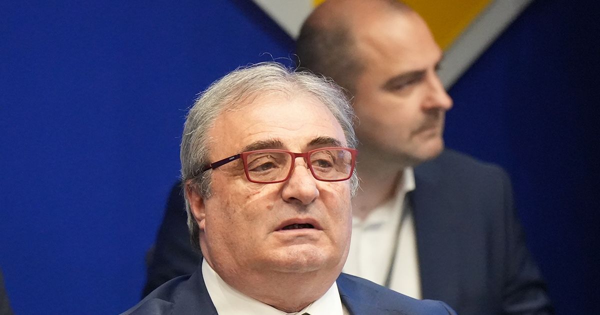 Pierderea României în fața Turciei, în barajul pentru Campionatul Mondial, nu reprezintă doar un eșec sportiv, ci semnalează o criză mai profundă în fotbalul românesc, cu implicații care depășesc simpla ratare a unei calificări
