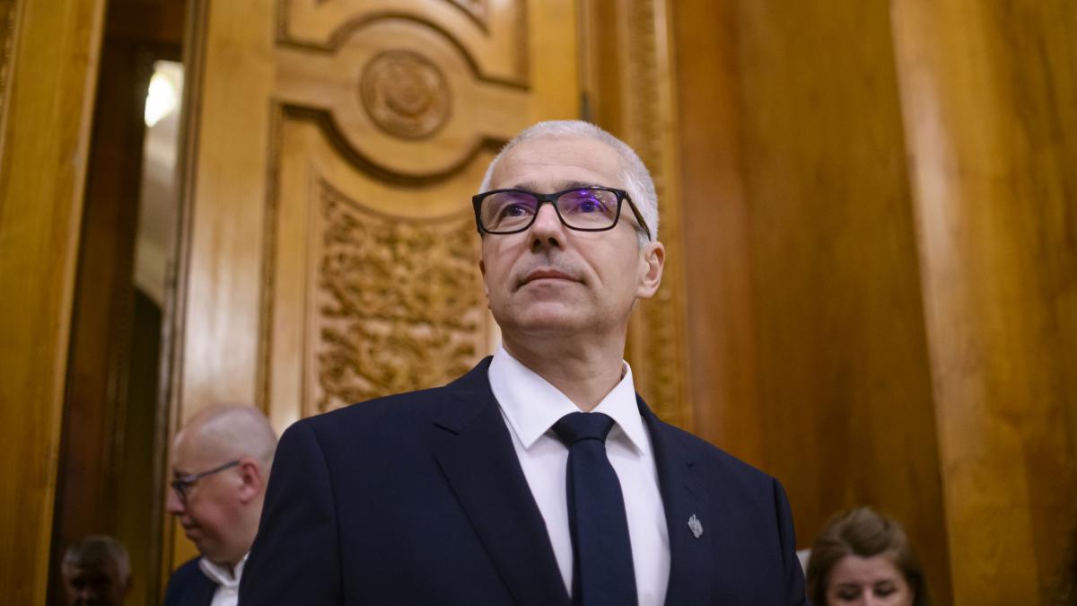 Marinescu: Numirile în funcție vizează consolidarea statului de drept Ministrul Justiției, Radu Marinescu, a salutat miercuri numirile la șefia marilor parchete, subliniind că acest proces are ca scop principal consolidarea statului de drept și restabilirea încrederii cetățenilor în justiție